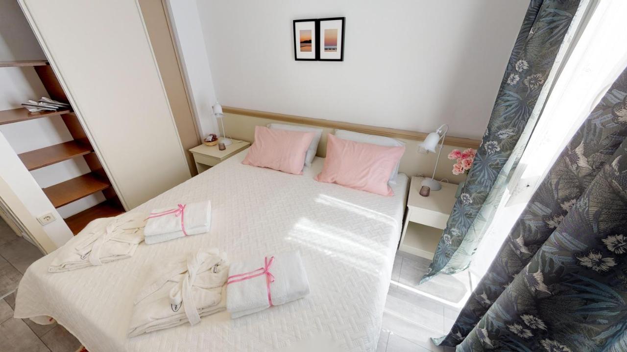 Mirta Deluxe Superior 5 Star Apartment, Your Piece Of Heaven By The Sea & Park, With Sea & Park View Novigrad Istria Esterno foto