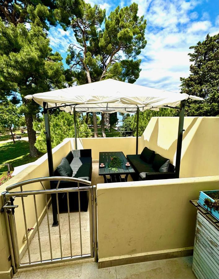 Mirta Deluxe Superior 5 Star Apartment, Your Piece Of Heaven By The Sea & Park, With Sea & Park View Novigrad Istria Esterno foto