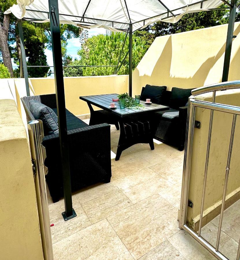 Mirta Deluxe Superior 5 Star Apartment, Your Piece Of Heaven By The Sea & Park, With Sea & Park View Novigrad Istria Esterno foto